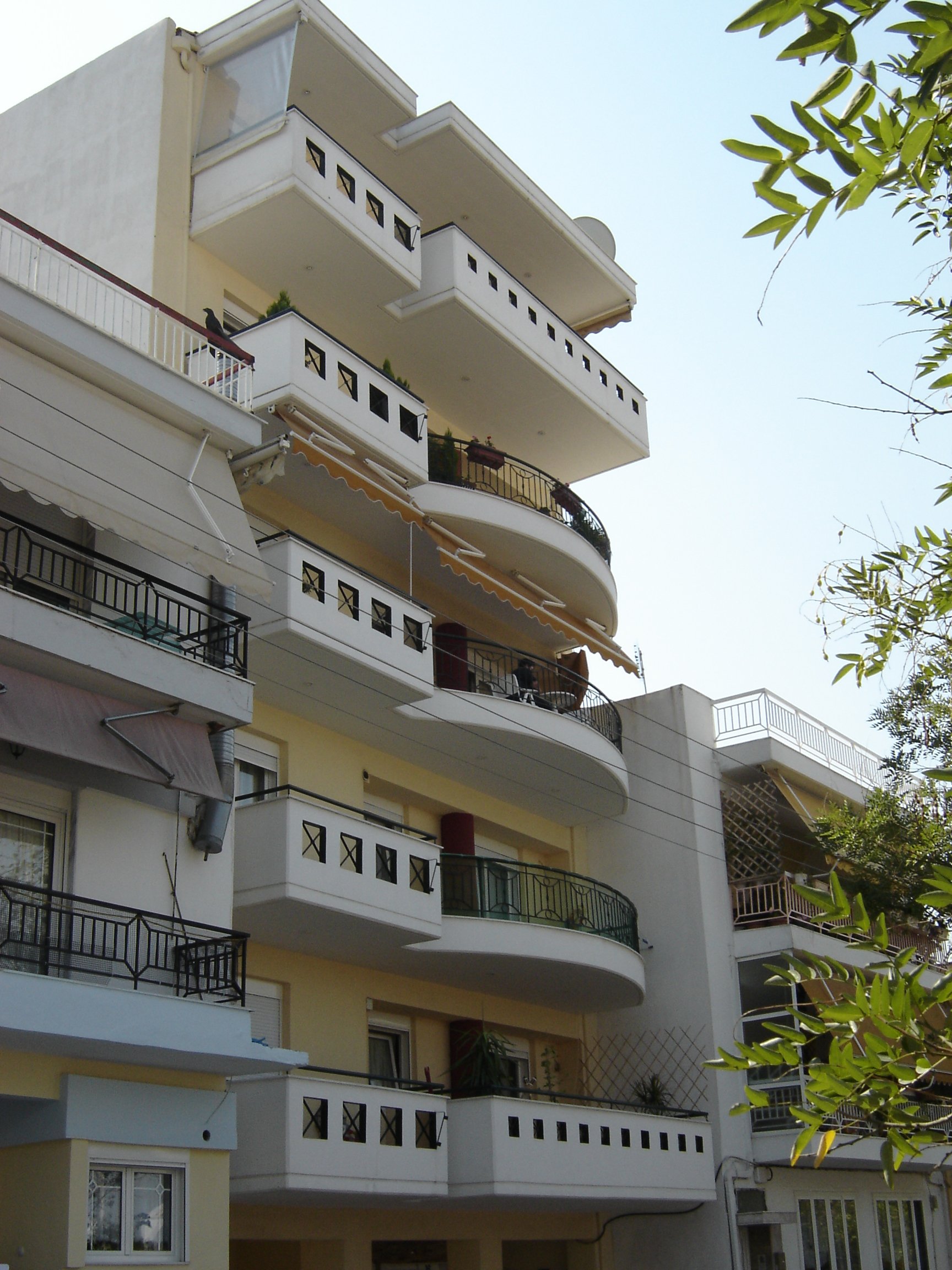 Πολυκατοικία Πολίχνη